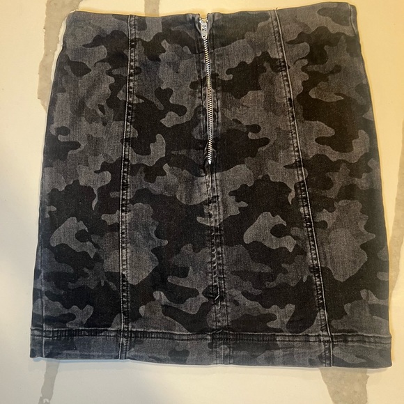 Free People Modern Femme Camouflage-Print Mini Skirt - Picture 5 of 6